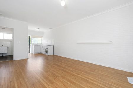 Spacious 2-Bedroom Unit in St Marys - Photo 3