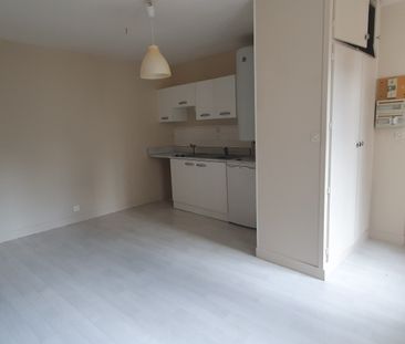 A louer appartement T2 - 1er étage, tout confort, immeuble centre v... - Photo 4