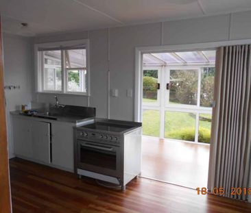 Three bedroom Tawa house - Photo 2