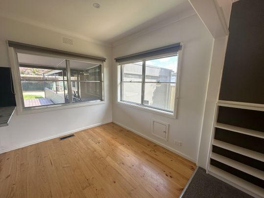 42 Hamilton Street, SHEPPARTON VIC 3630 - Photo 1