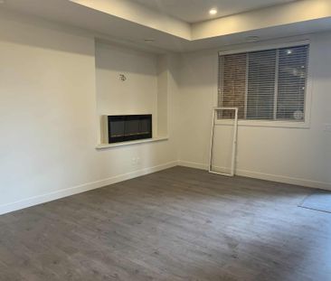 3 Bedroom 2.5 Bath – Downtown - Photo 4