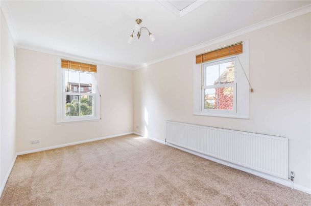 A very well presented one bedroom first floor apartment. - Photo 1