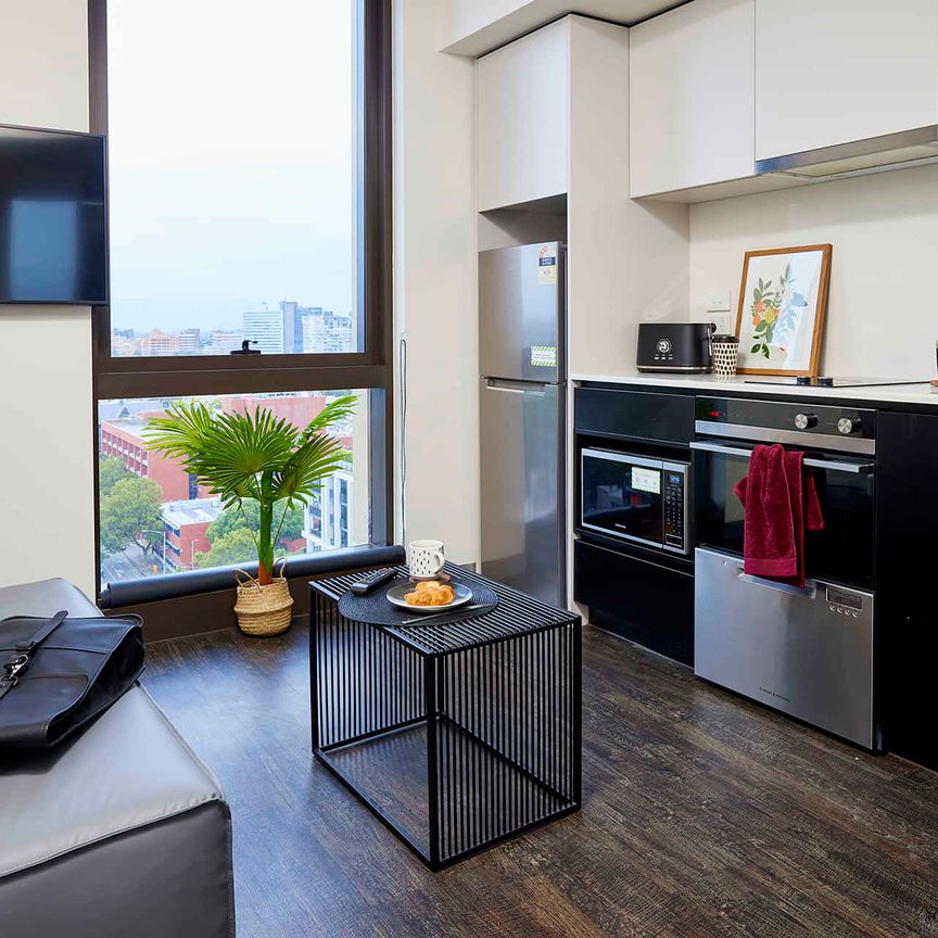 2 Bedroom Shared Bathroom, Single Bed - Photo 1