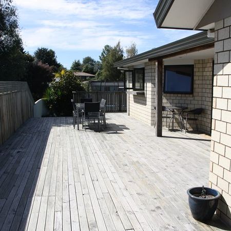 Modern Lynmore Home - Owhata - Photo 3