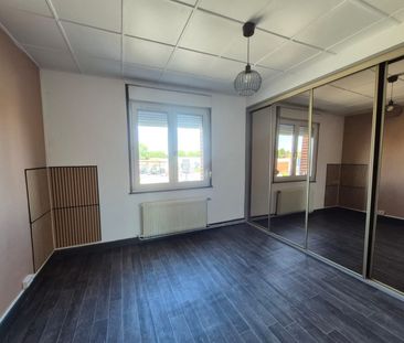 Location Maison 4 pièces 95m² LENS 62300 - Photo 3