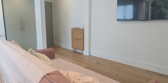 Prime Location - Photo 2
