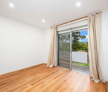 Updated Apartment with Leafy Outlook ** Available 28/04/26 ** - Photo 5