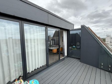 2 bedroom penthouse to rent - Photo 2