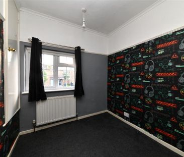 3 bedroom end of terrace house to rent - Photo 1