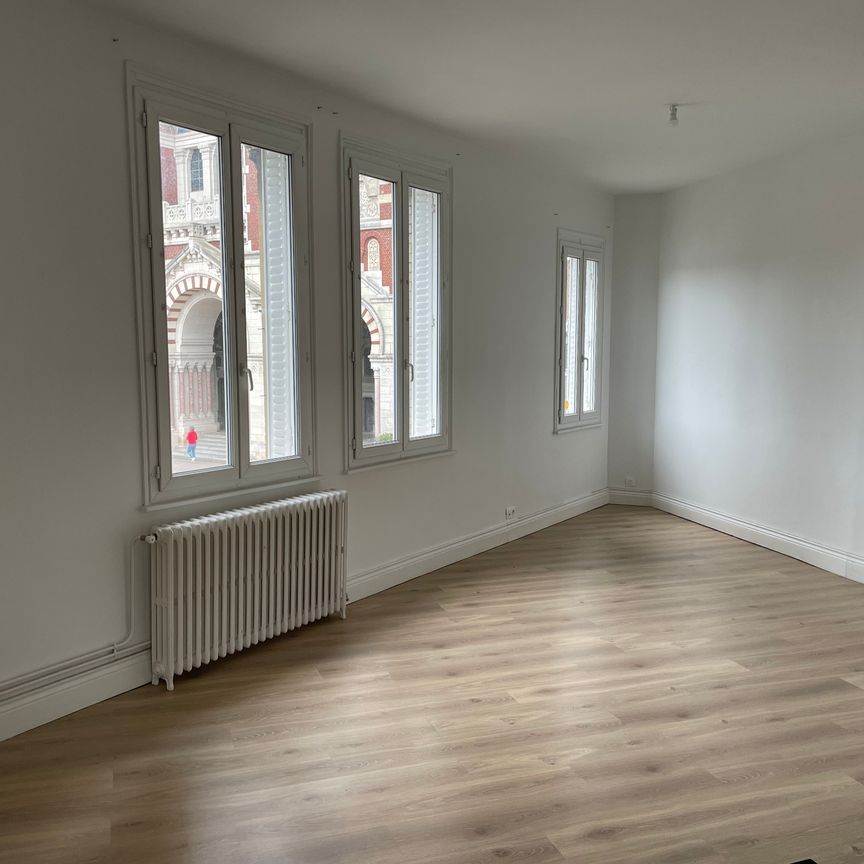 APPARTEMENT - CENTRE-VILLE - 3 CHAMBRES - Photo 1