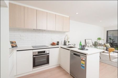 MANGERE BRIDGE, 3 BEDROOMS - Photo 3