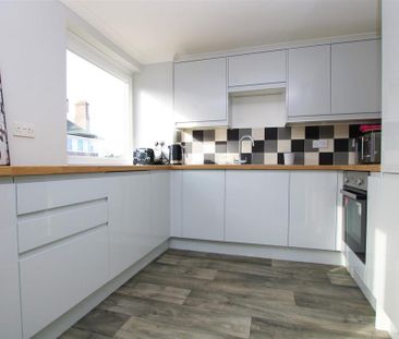 2 bedroom maisonette to rent - Photo 1