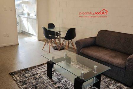 Cozy central semi-furnished unit - Photo 3