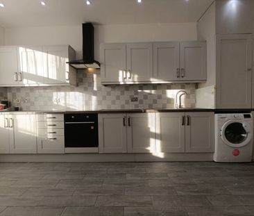 2 Bed Flat, Plashet Grove, E6 - Photo 6
