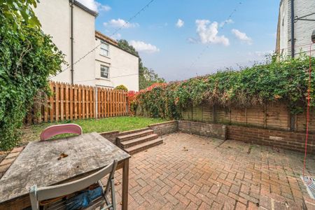 5 bedroom terraced house to rent - Photo 2