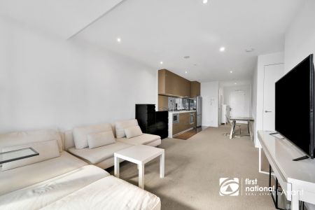 Furnished Apartment at EPIC Southbank! - Photo 2