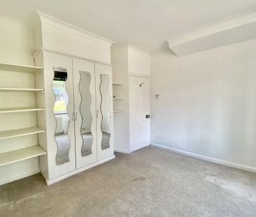 Midanbury Lane - Photo 5