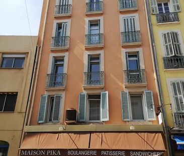 HYERES HYPER-CENTRE - T1 de 29.86 m² - Photo 4