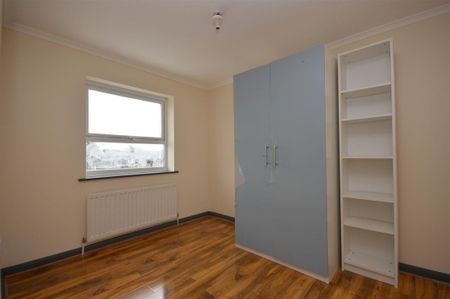 4 bedroom house - Photo 2