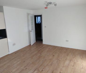 4 Bed Maisonette, Comleypark Street, G31 - Photo 1
