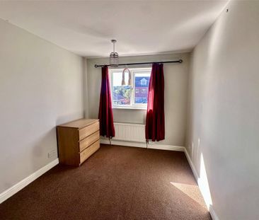 4 bedroom detached house to rent - Photo 4
