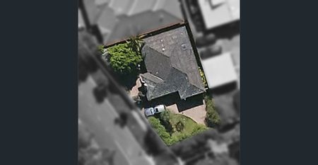 Comfort meets convenience in Pascoe Vale - Photo 2