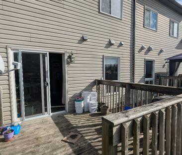 For Lease - 220 Westmeadow Drive, Kitchener, Ontario - Photo 2