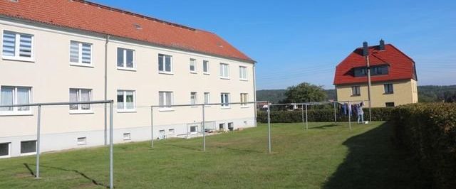 Ideale Familien-WohlfÃ¼hlwohnung mit Balkon in ruhiger und grÃ¼ner Umgebung! - Photo 1