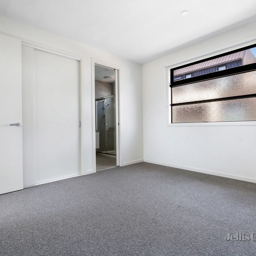 2/100 Station Street, Aspendale - Photo 1