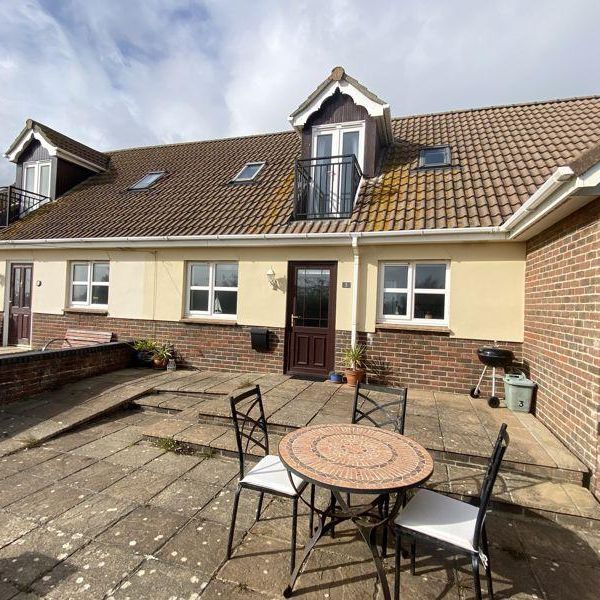 2 bedroom cottage to rent - Photo 1