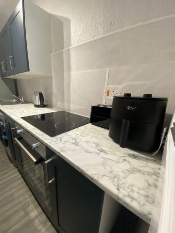 Myrtle Road (2 bed flat) - Photo 5