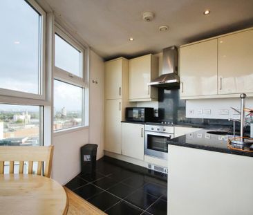 2 bedroom apartment to rent - Photo 6