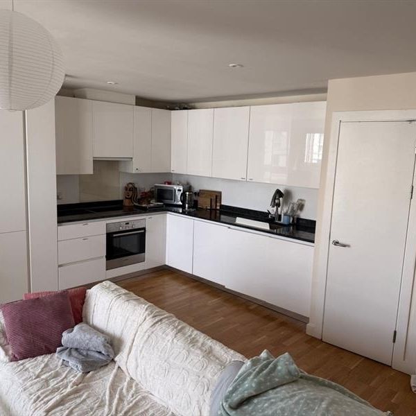 1 Bed Flat, Liberty Bridge Road, E20 - Photo 1