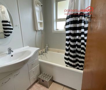 Cozy Family living in Newfield - Photo 2