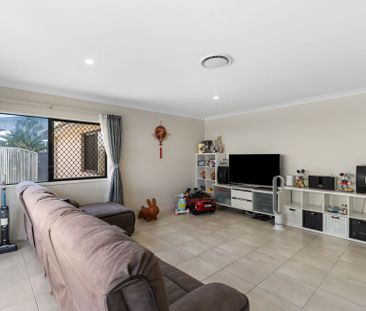 LOW MAINTENANCE 4 BEDROOM FAMILY HOME - Rent Increase to $800 on 09... - Photo 1