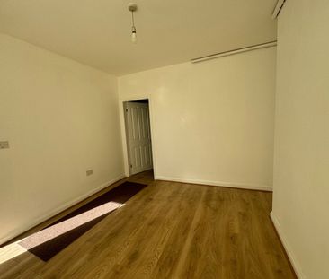 3 Bed Terraced House, Rosedale Avenue, LE4 - Photo 4