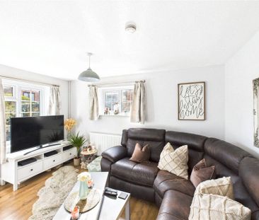 St. Benedicts Close, Hampshire St. Benedicts Close, Hampshire - Photo 2