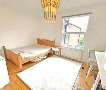 4 bedroom terraced house to rent - Photo 4