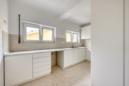 Renovated 2-Bedroom Apartment in Torre - Cascais - Photo 3