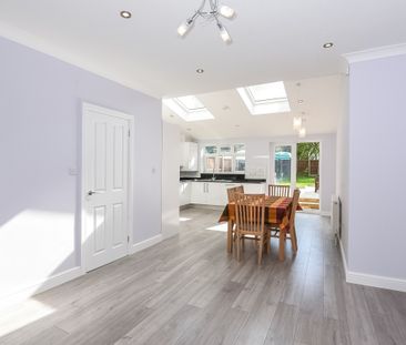 Fursby Avenue, London, N3 - Photo 2