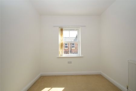 2 bed terraced house to rent in Ewart Street, Scarborough, YO12 - Photo 5