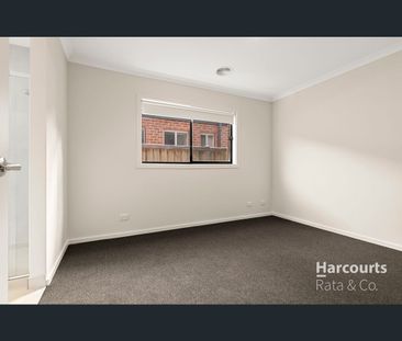 14 Mimosa Drive, Beveridge, Vic 3753 - Photo 2
