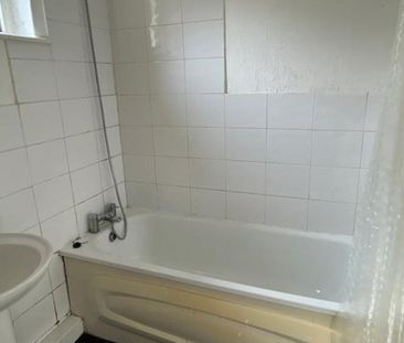 1 bedroom ground floor flat to rent - Photo 4