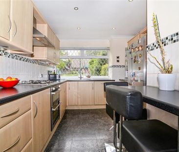 3 bedroom semi-detached house to rent - Photo 5