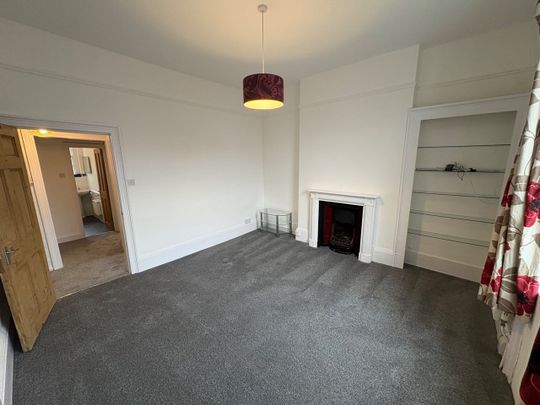 1 Bed Flat, Russell Street, RG1 - Photo 1