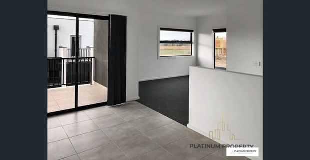 Contemporary FOUR Bedroom Townhouse in a GREAT Location! Located of Captain Street, Officer VIC 3809! - Photo 1