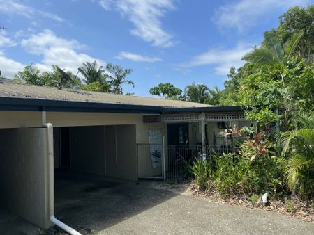 2/4 Seabrook Avenue, Port Douglas QLD - Photo 2
