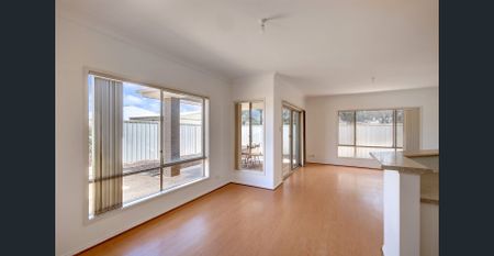 Great family home in central location - Photo 2