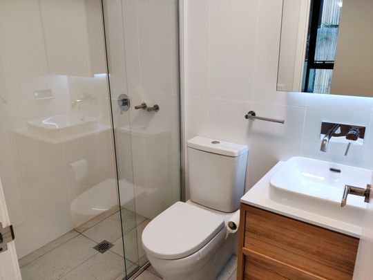 Stylish Apartment Living on Flinders Street - Photo 1