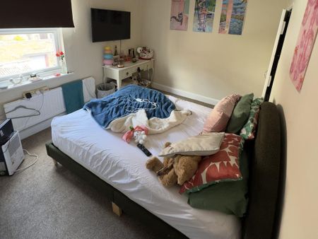 2 bedroom terraced house to rent - Photo 2